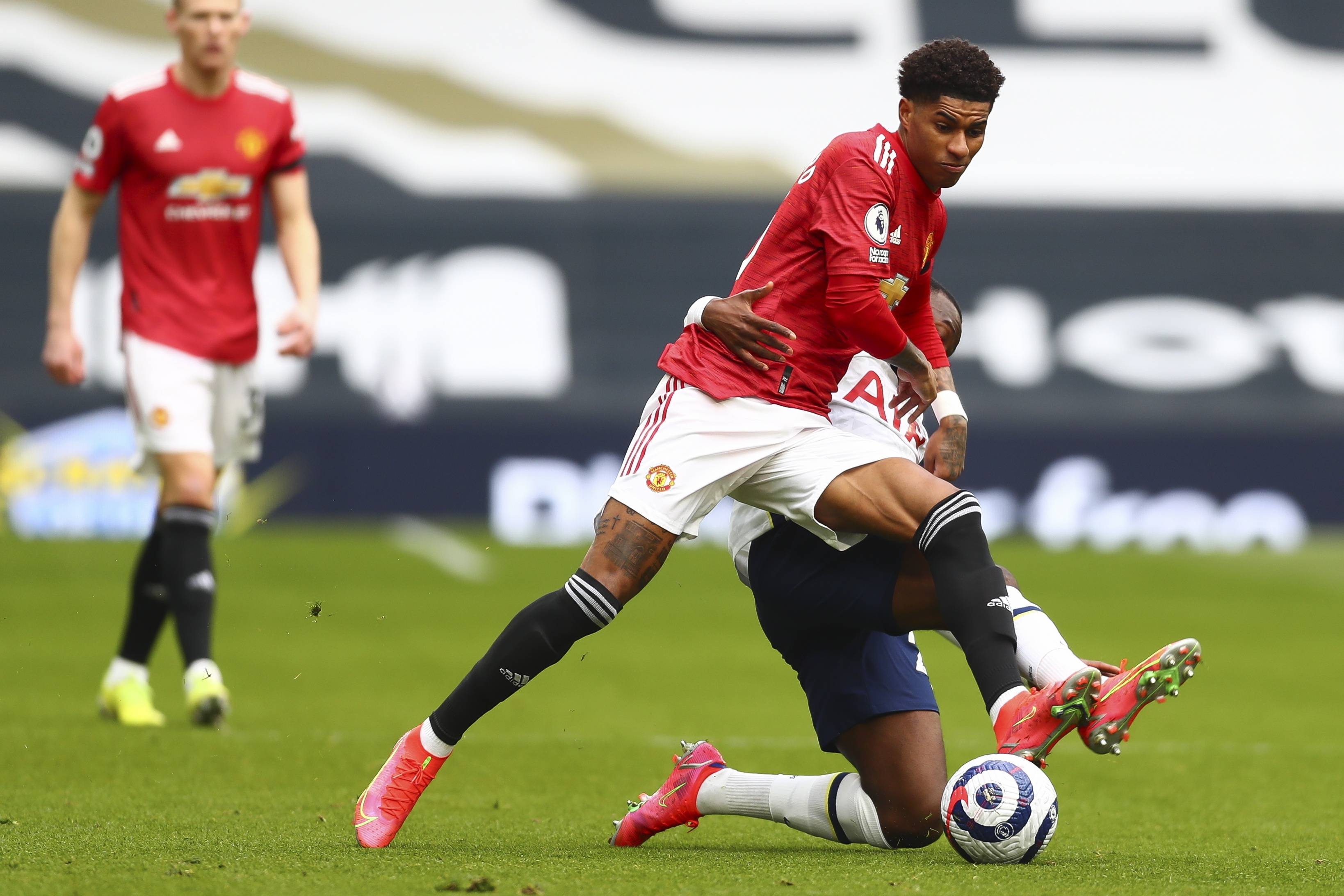 队顽强的竞 队顽强的竞